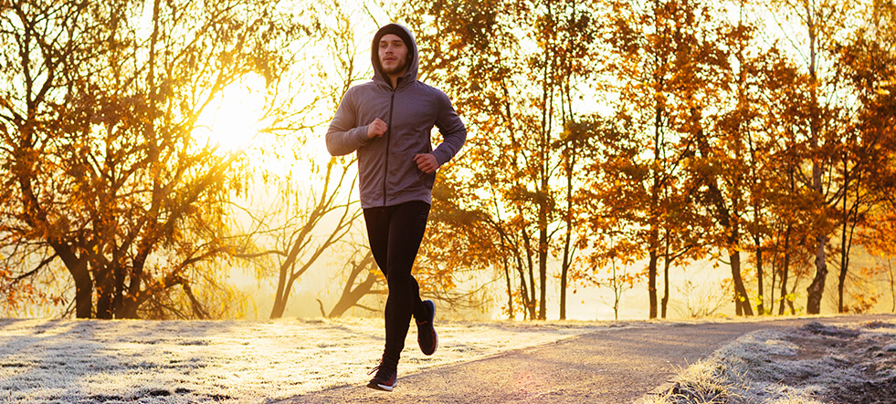 Zdrowie biegacza – co suplementować podczas jesiennych treningów?